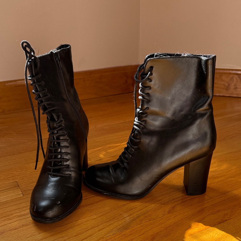 Forever 21 Black Lace-Up Block Heel‎ Ankle Boots